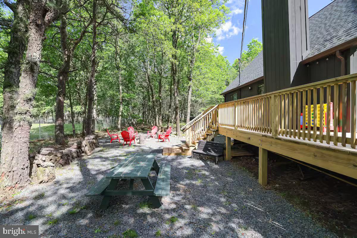 EMERALD LAKE - Residential