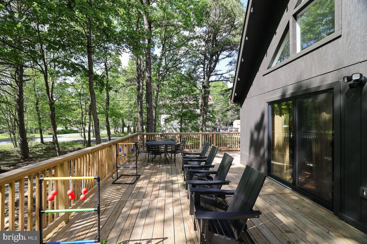 EMERALD LAKE - Residential