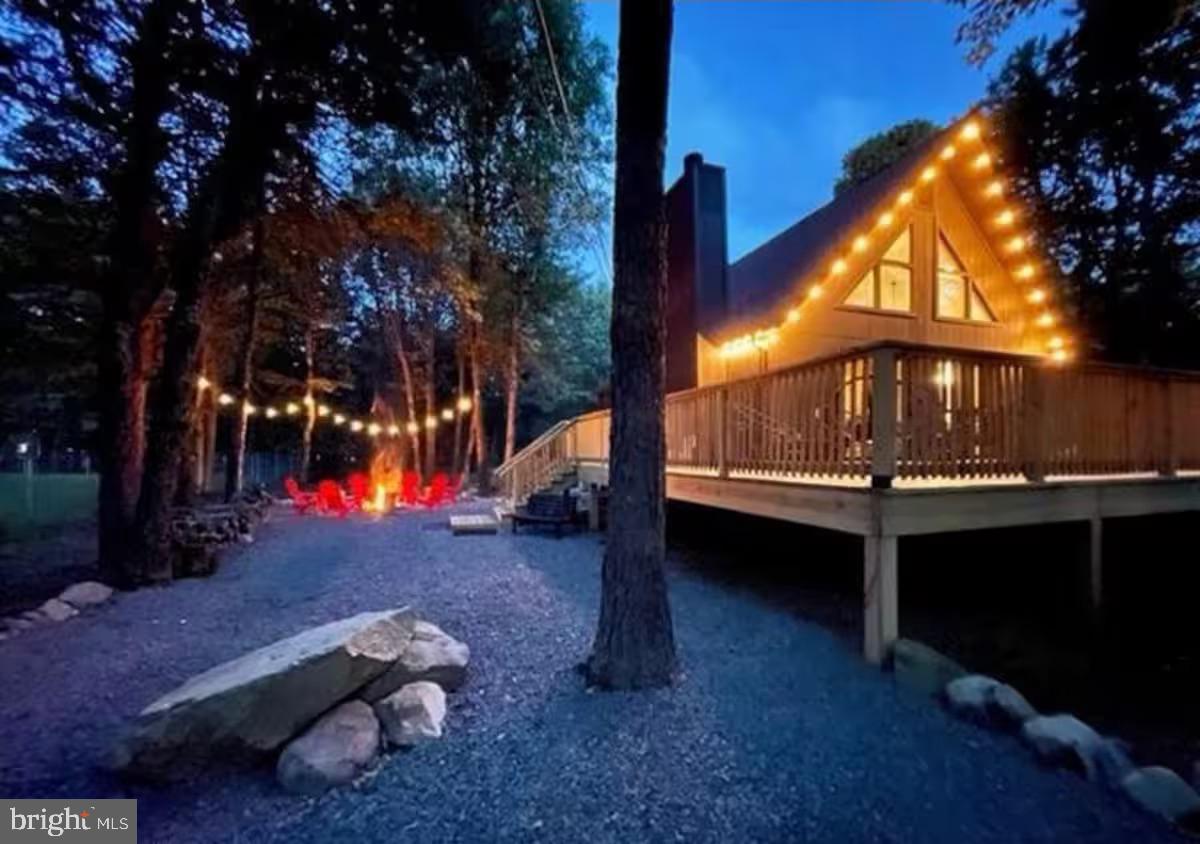 EMERALD LAKE - Residential