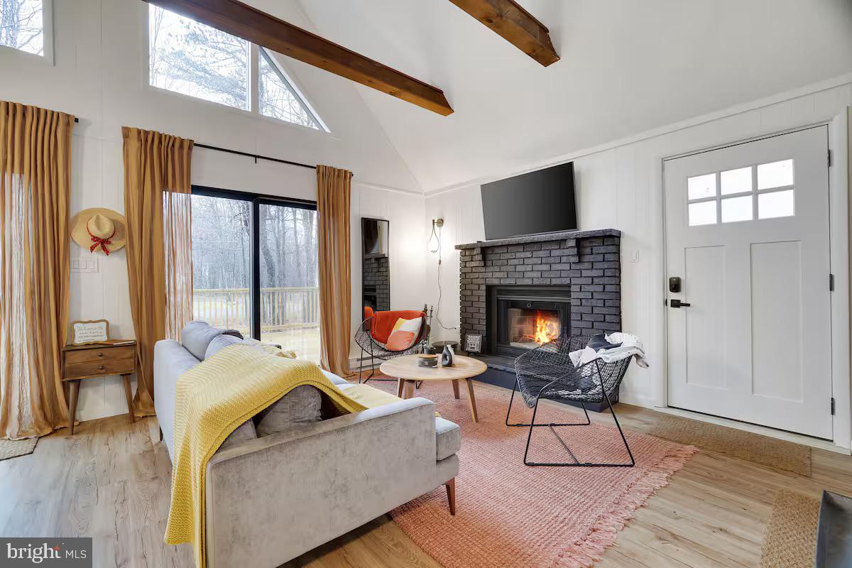 EMERALD LAKE - Residential