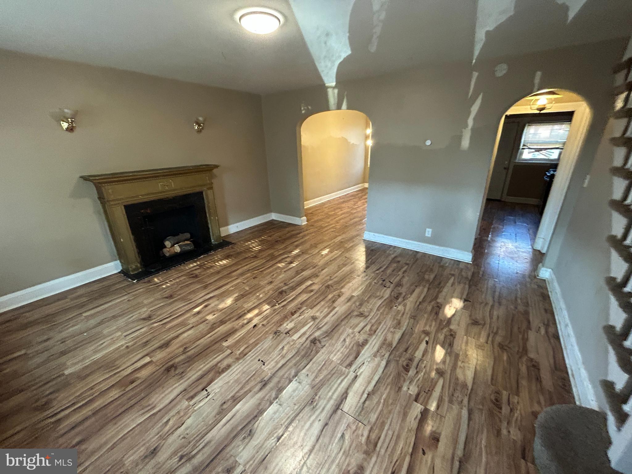 4 N BERNICE AVENUE