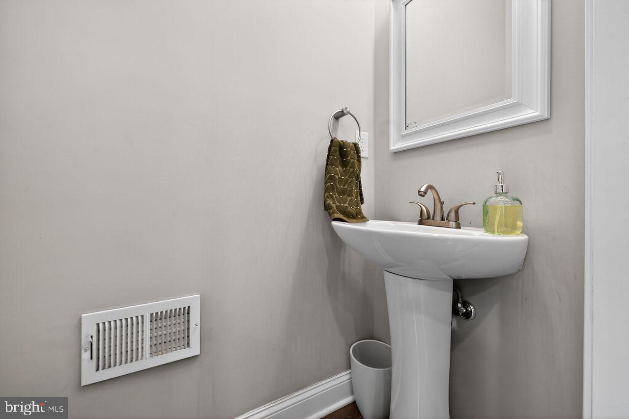 POINT BREEZE - Residential