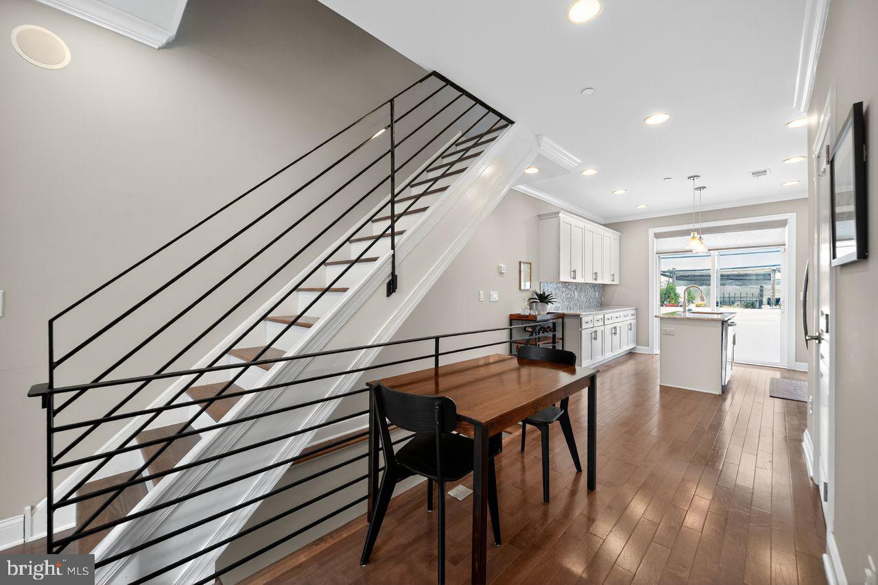 POINT BREEZE - Residential