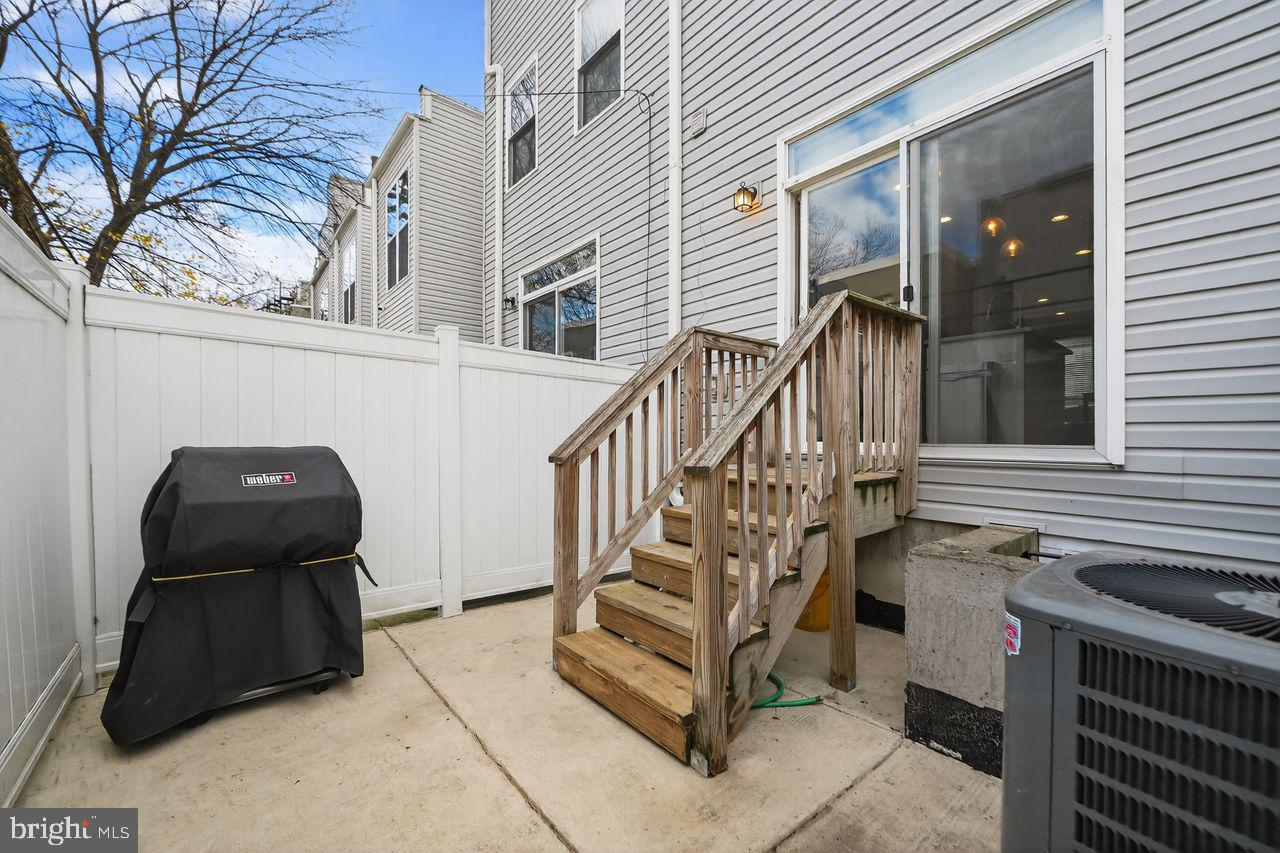 POINT BREEZE - Residential