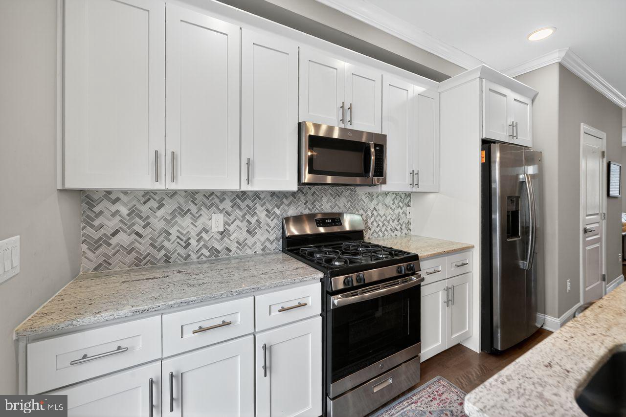 POINT BREEZE - Residential