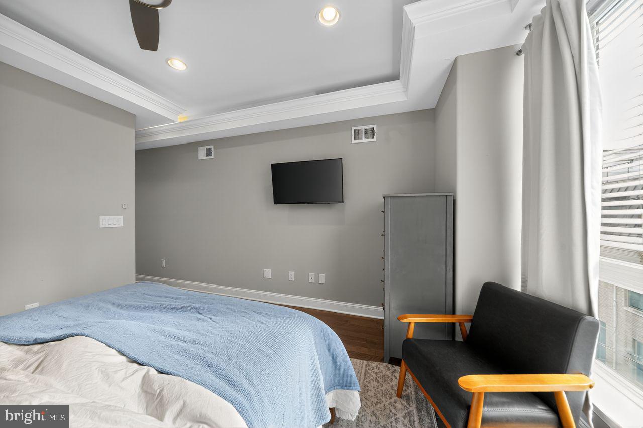 POINT BREEZE - Residential