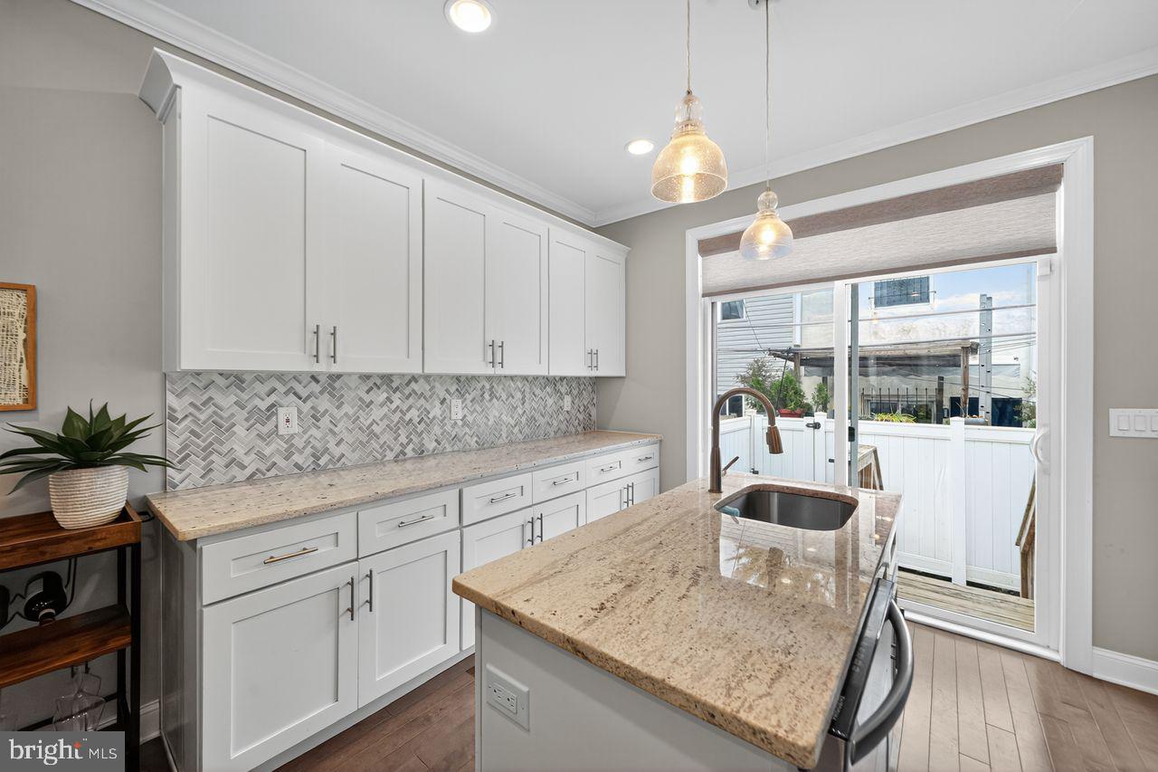 POINT BREEZE - Residential