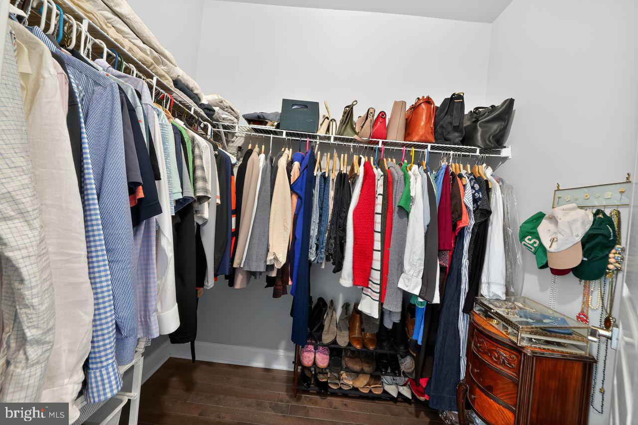 POINT BREEZE - Residential