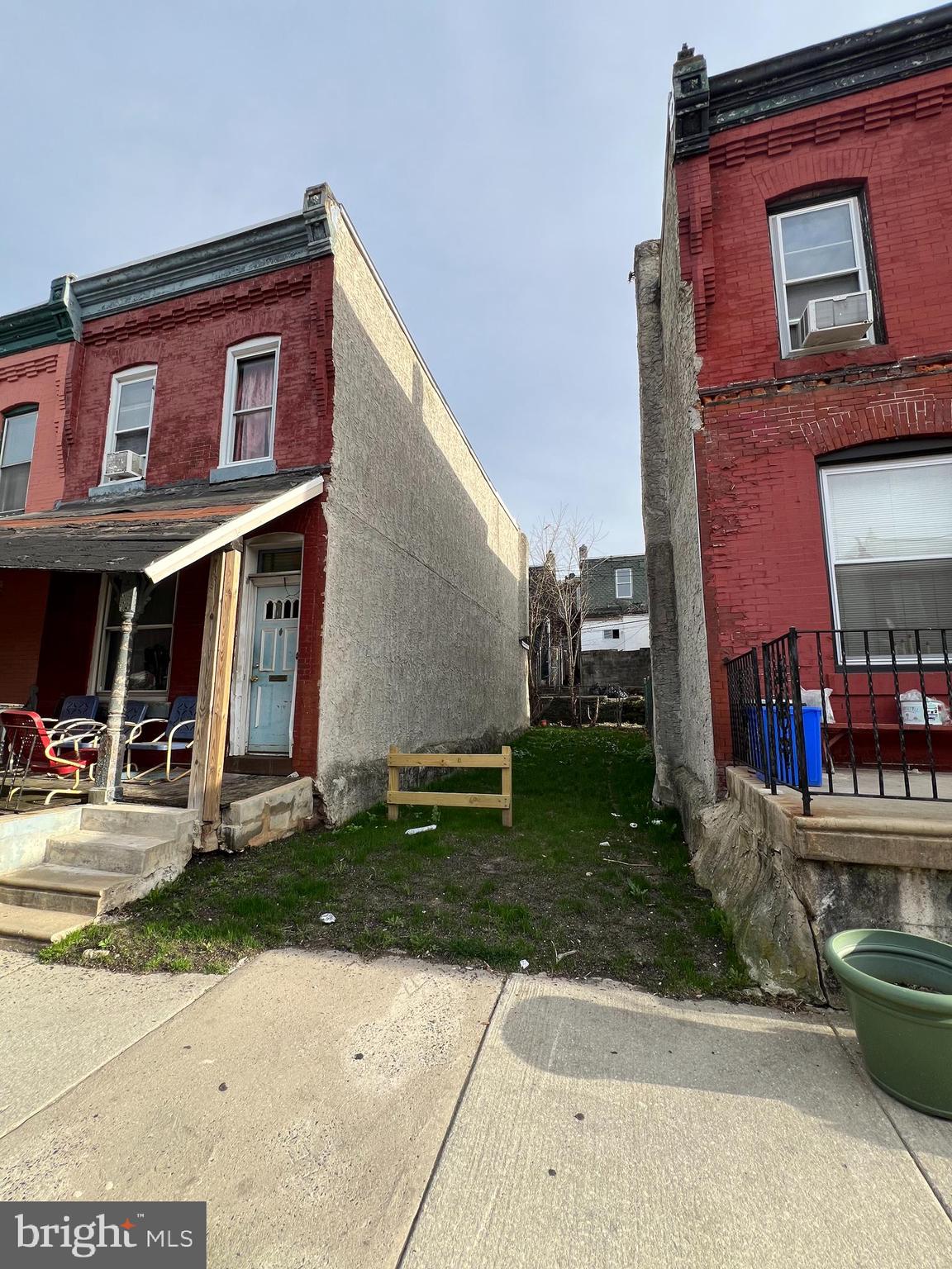 WEST PHILADELPHIA - Land