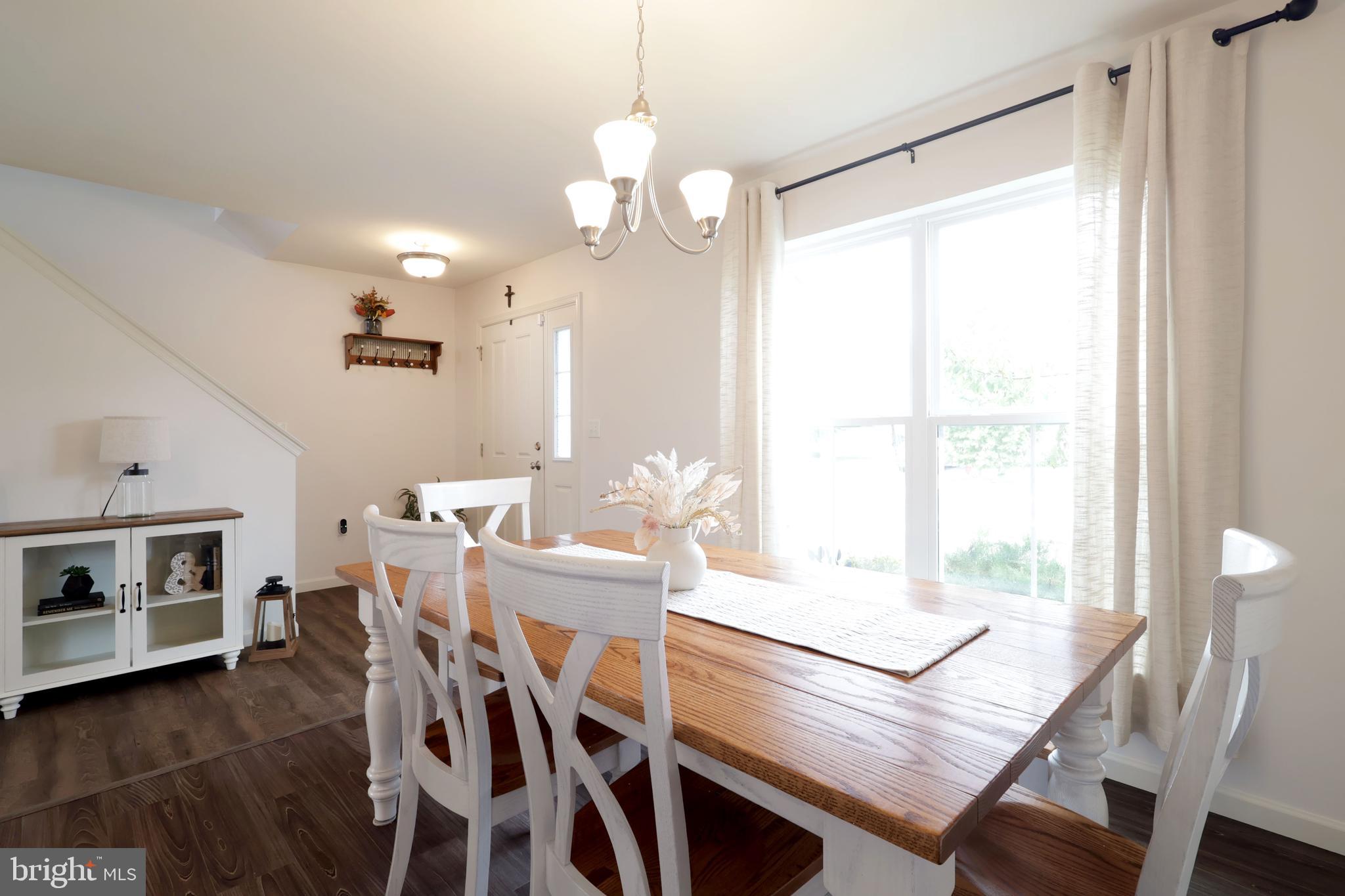 301 AMBERLEIGH LANE