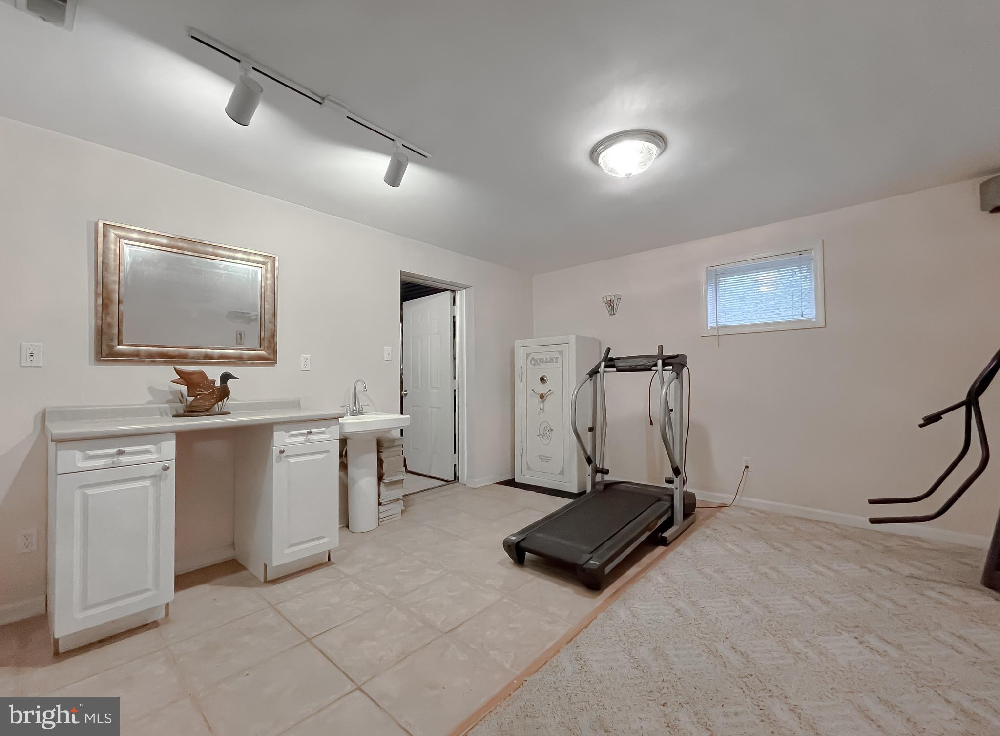 LONG BEACH HEIGHTS - Residential