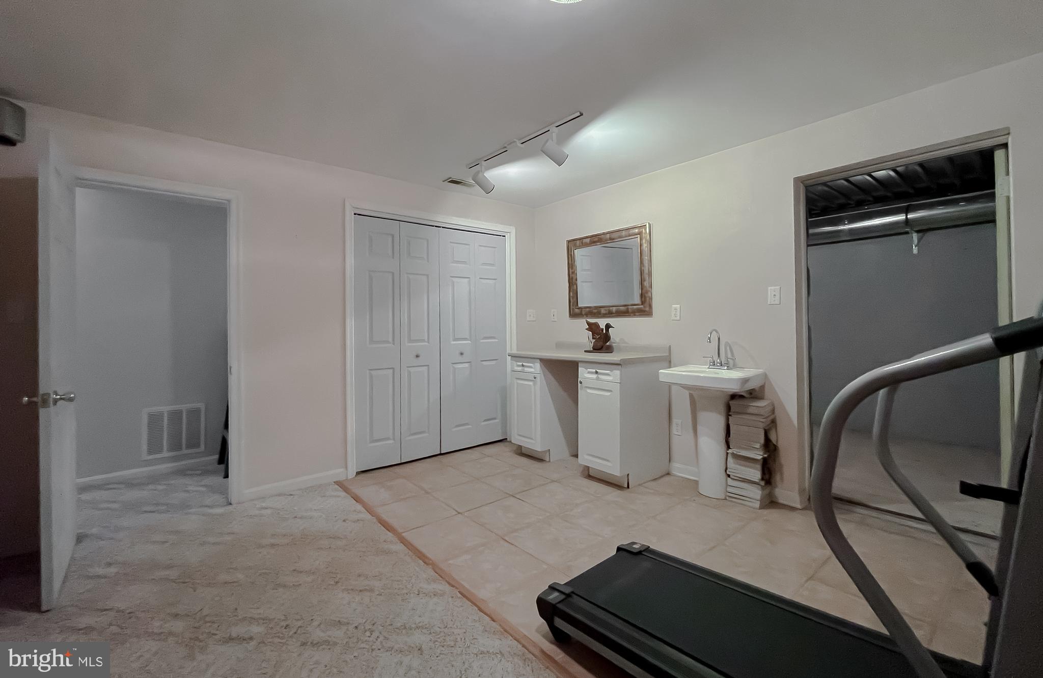 LONG BEACH HEIGHTS - Residential