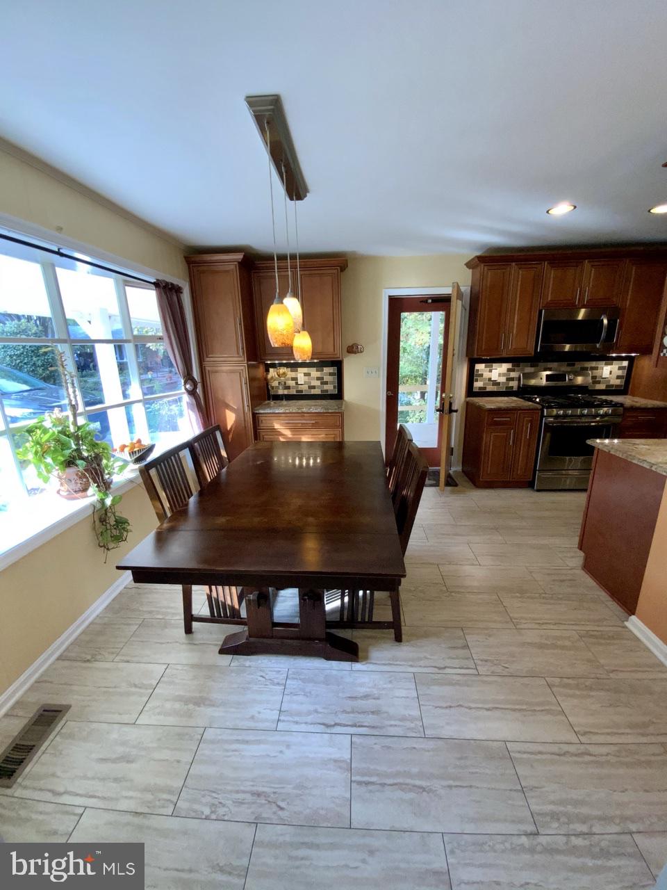 DIAMOND COURTS - Residential