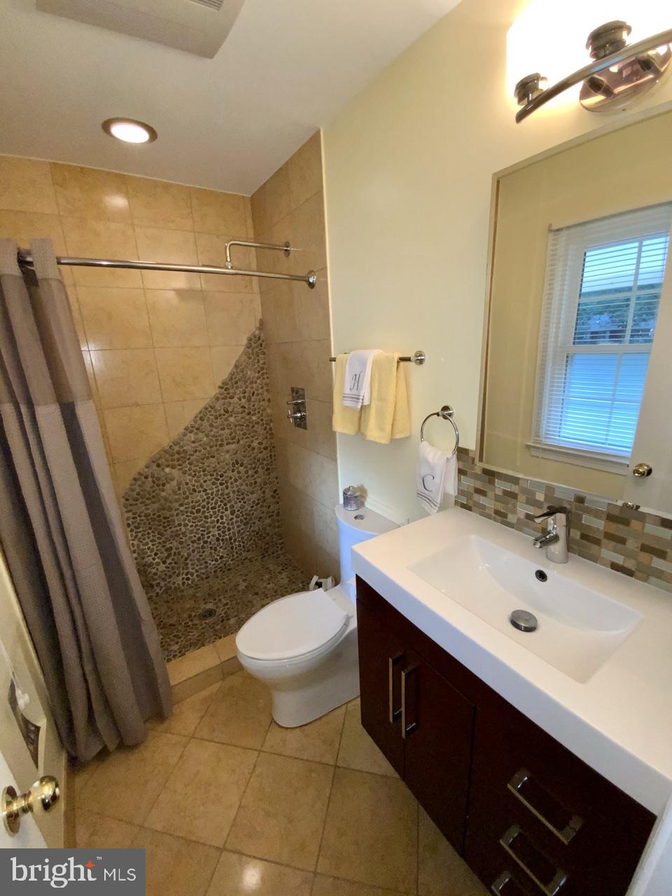 DIAMOND COURTS - Residential