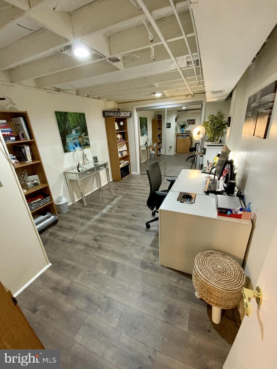 DIAMOND COURTS - Residential