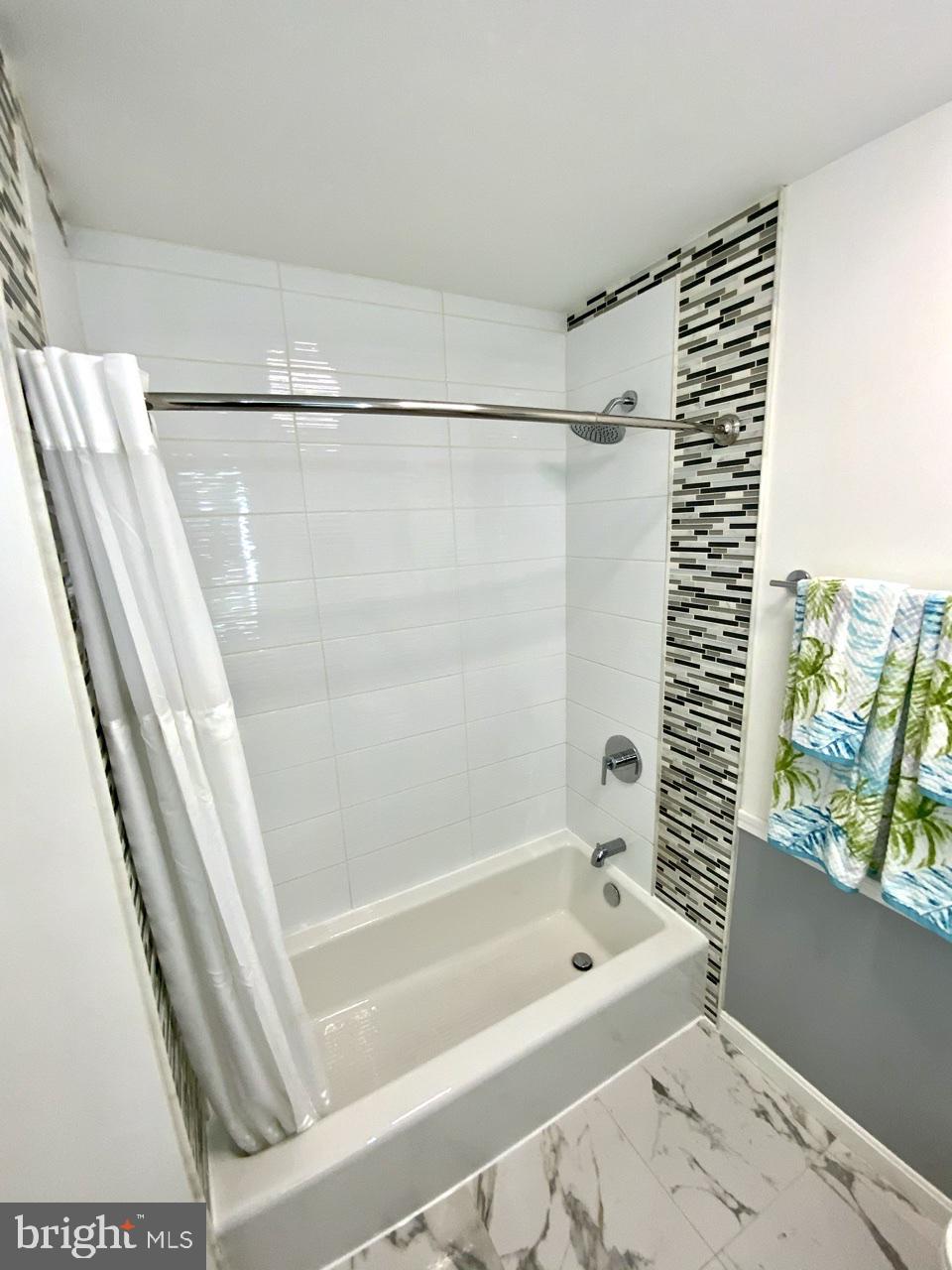 DIAMOND COURTS - Residential