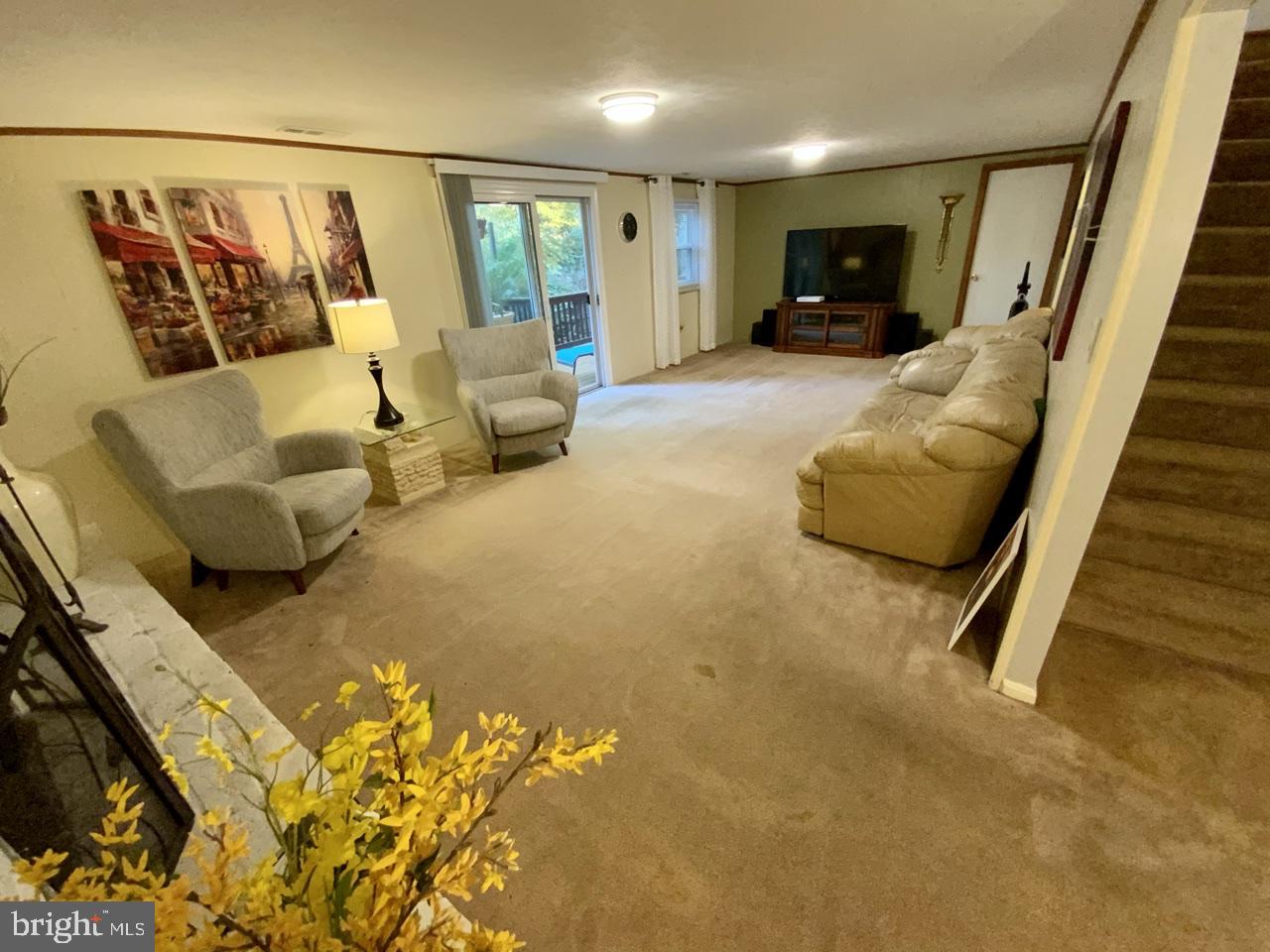 DIAMOND COURTS - Residential