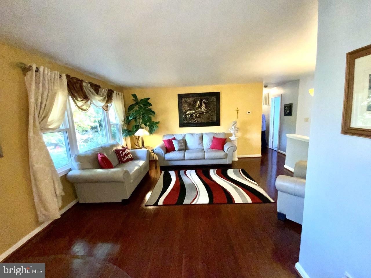 DIAMOND COURTS - Residential