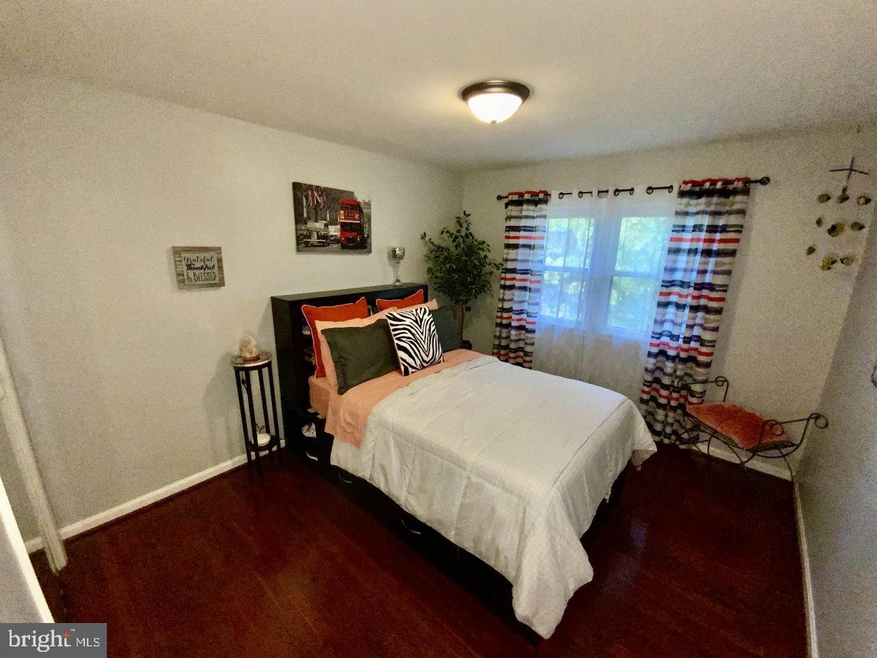 DIAMOND COURTS - Residential