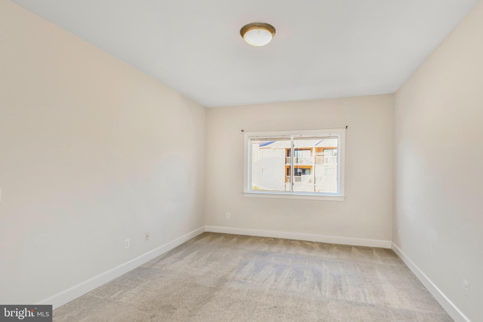 CRESTWOOD VILLAGE PARK - Residential Lease