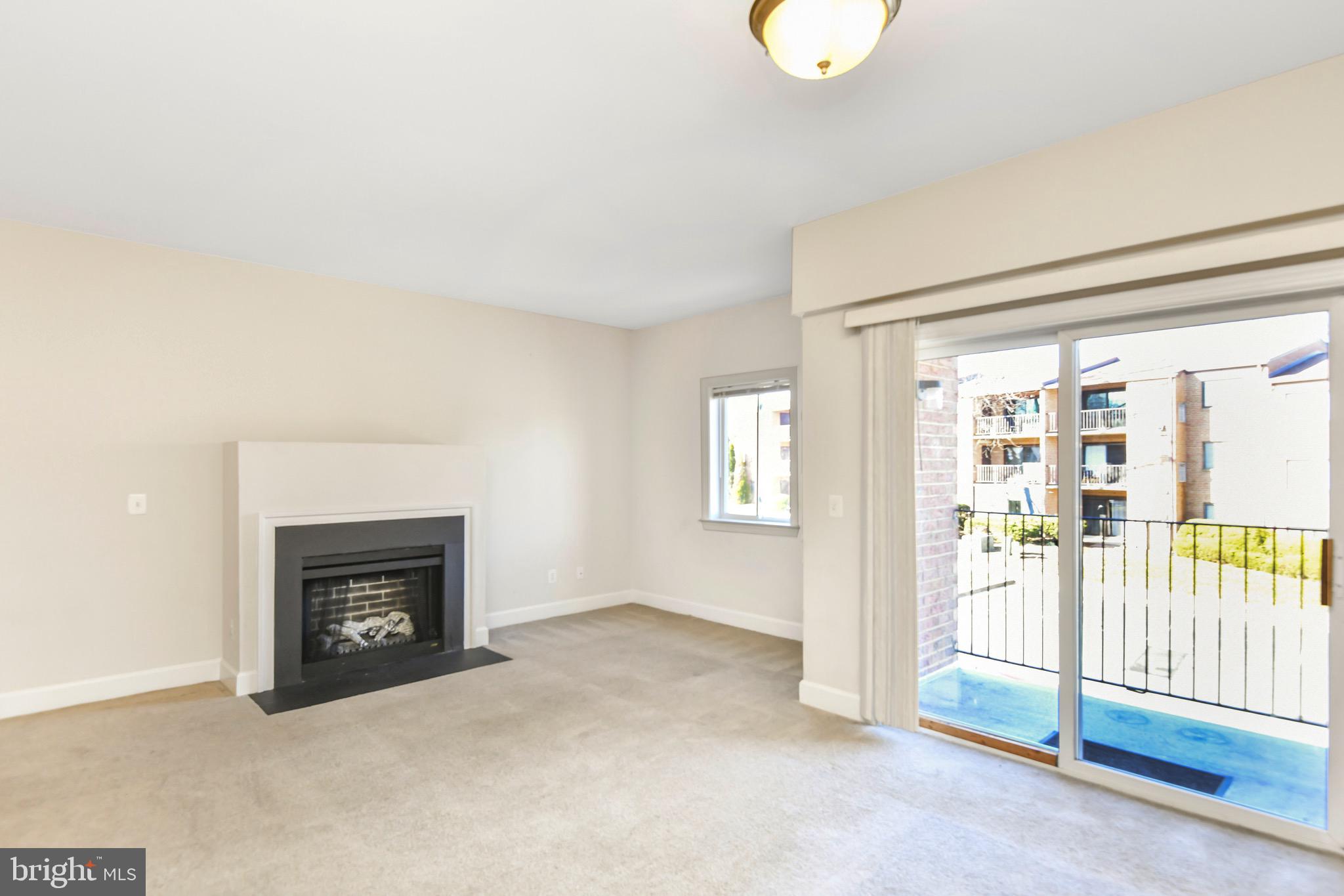 CRESTWOOD VILLAGE PARK - Residential Lease