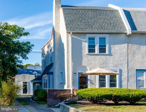 Photo of 257 W Greenwood Avenue, LANSDOWNE, PA 19050 (MLS # PADE2102834) Photo of 257 W Greenwood Avenue, LANSDOWNE, PA 19050 (MLS # PADE2102834)