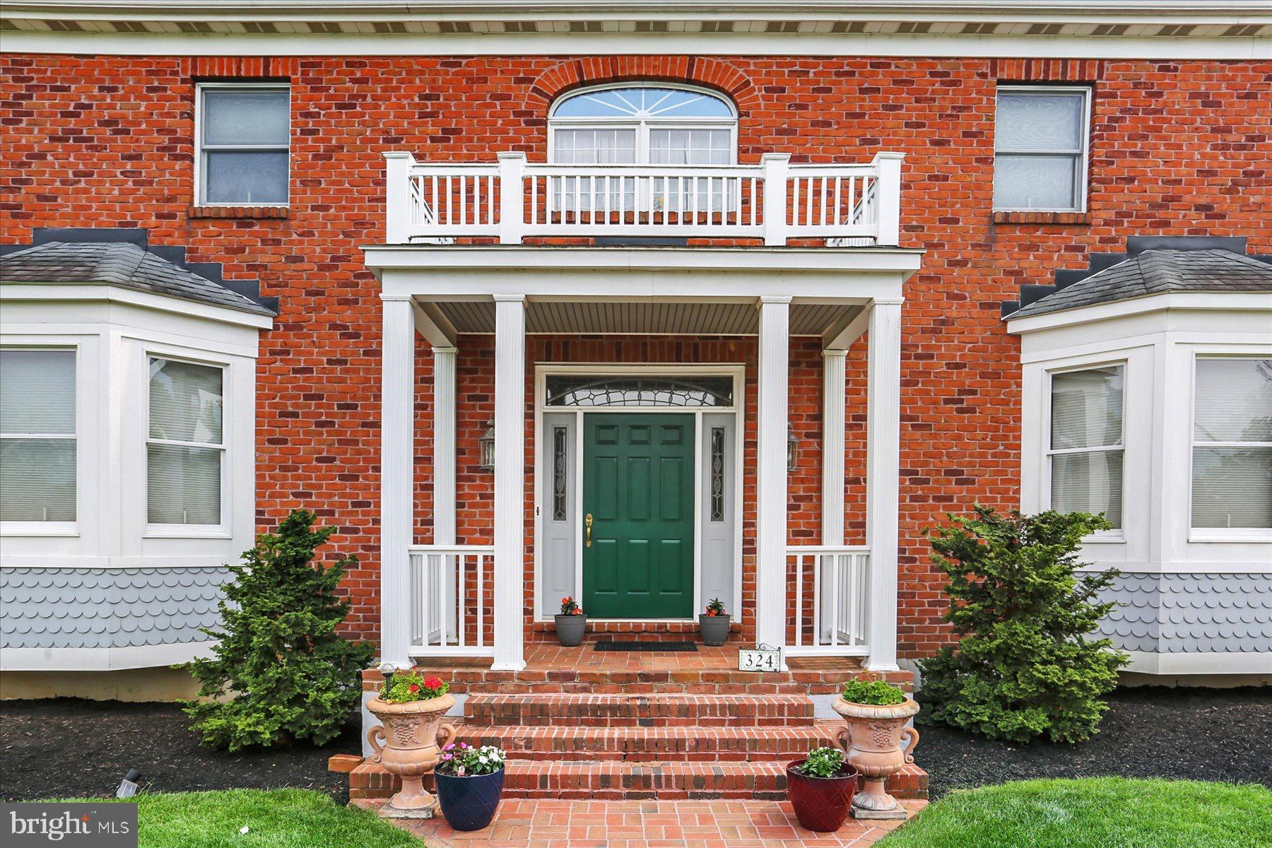 324 W ORCHARD DRIVE