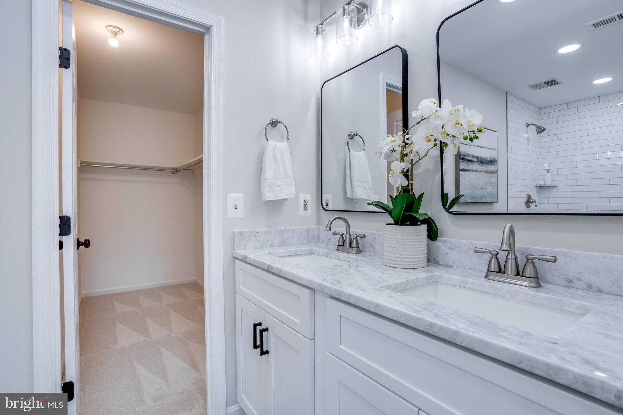 CROSSPOINTE - Residential