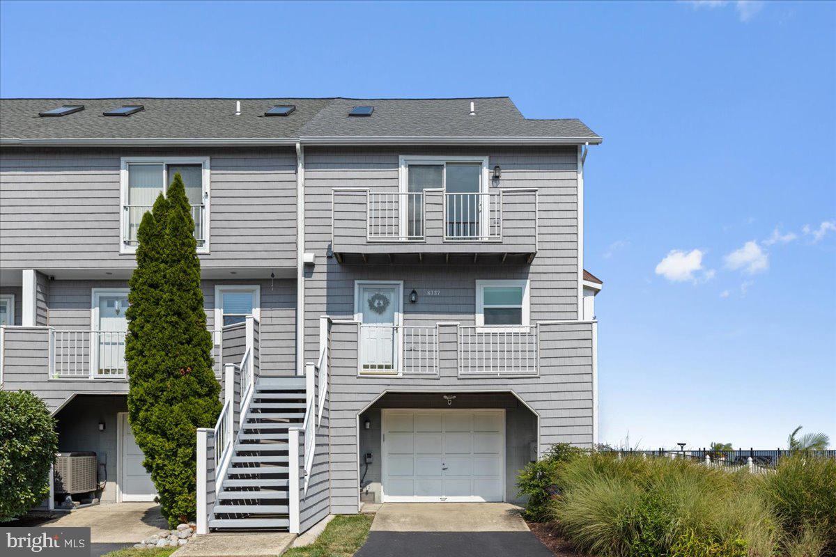 8337 BAY CREST COURT