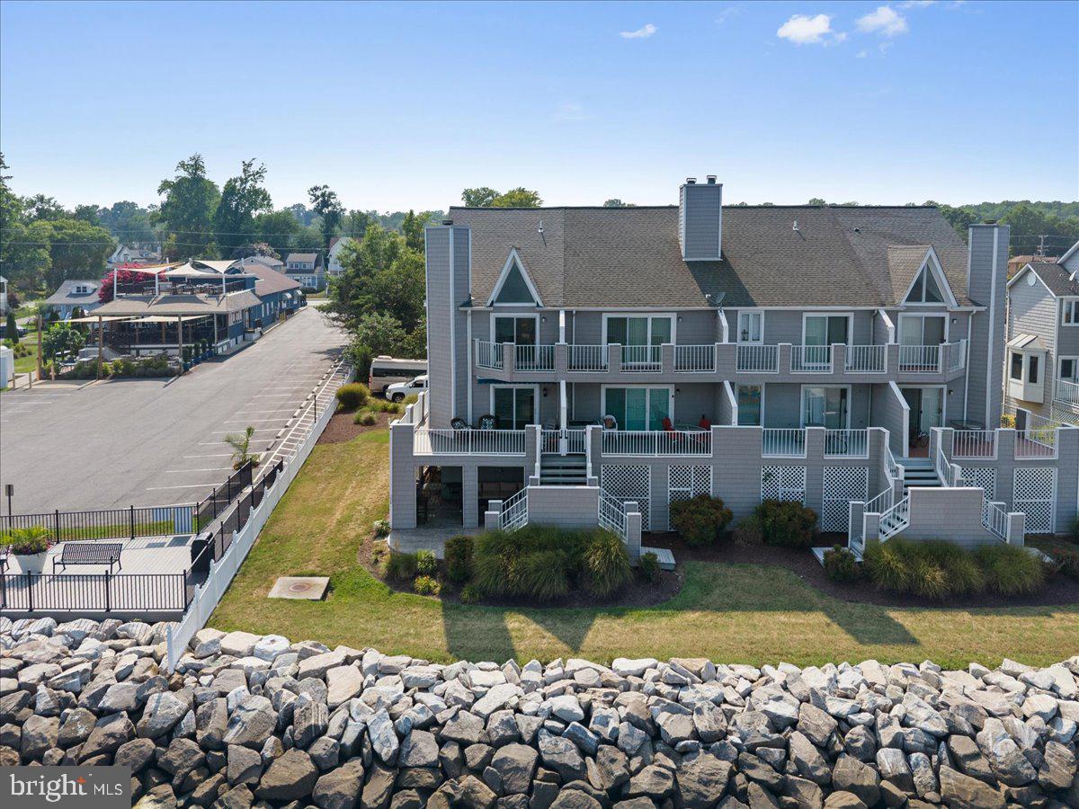 8337 BAY CREST COURT