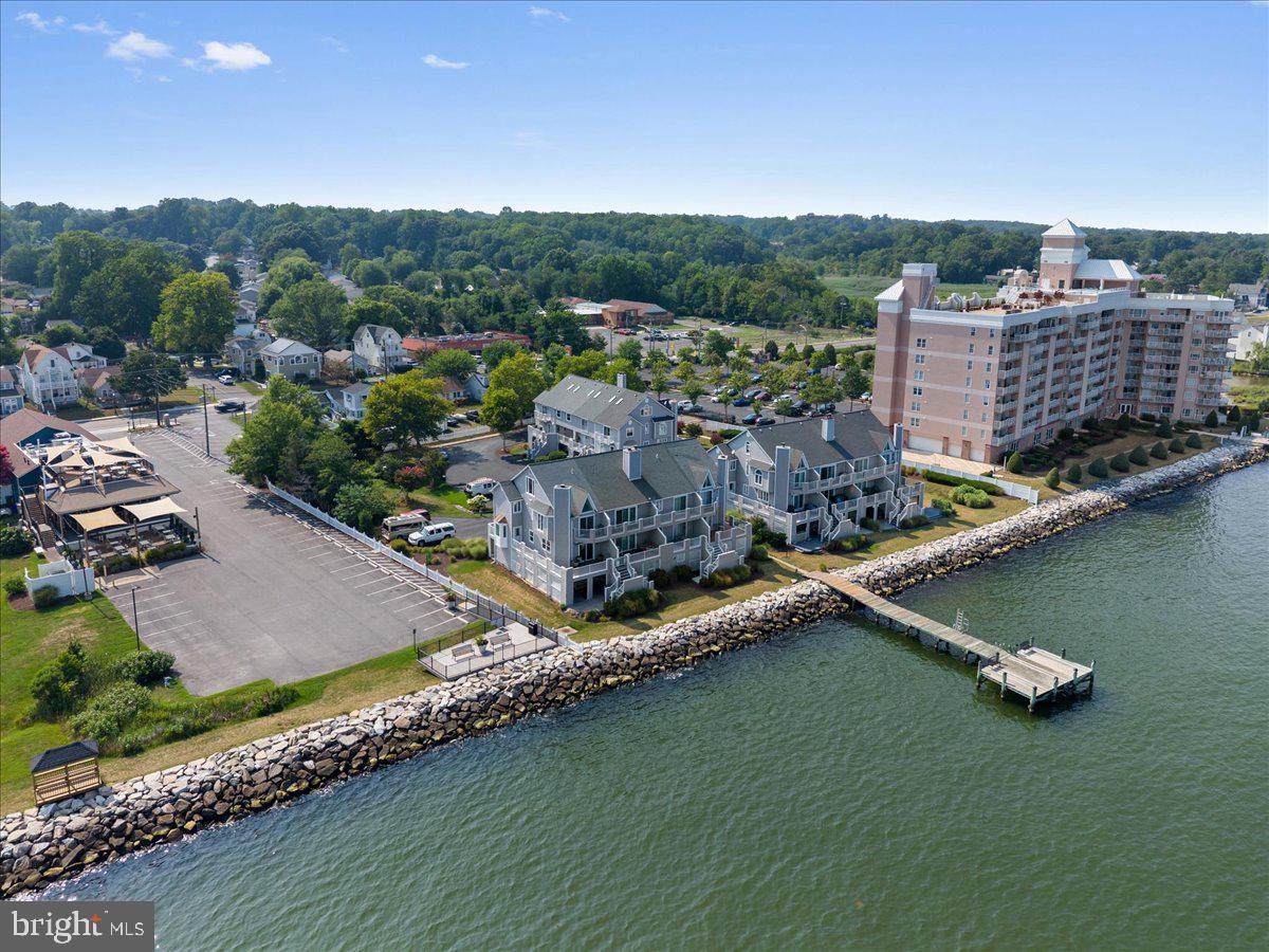 8337 BAY CREST COURT