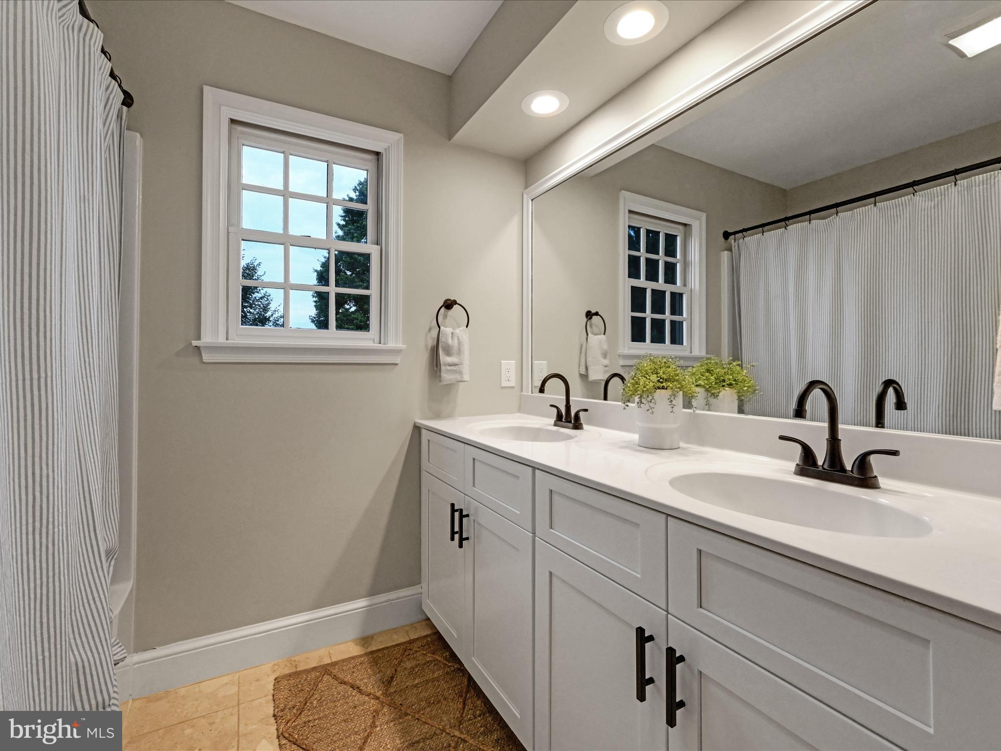 STONEHENGE - Residential