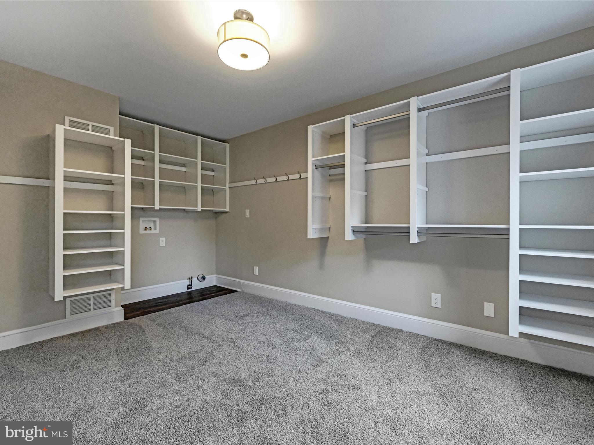 STONEHENGE - Residential