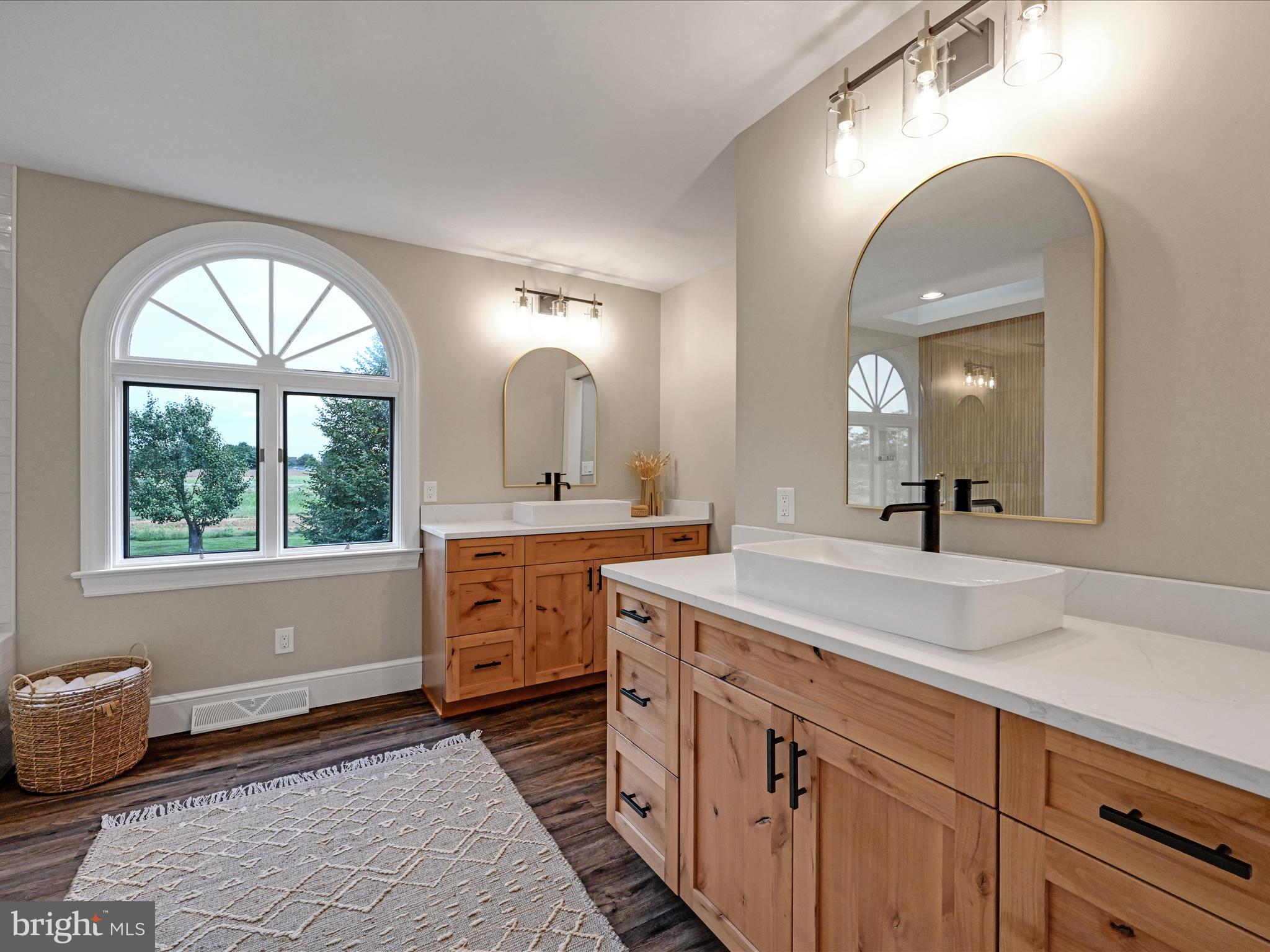 STONEHENGE - Residential