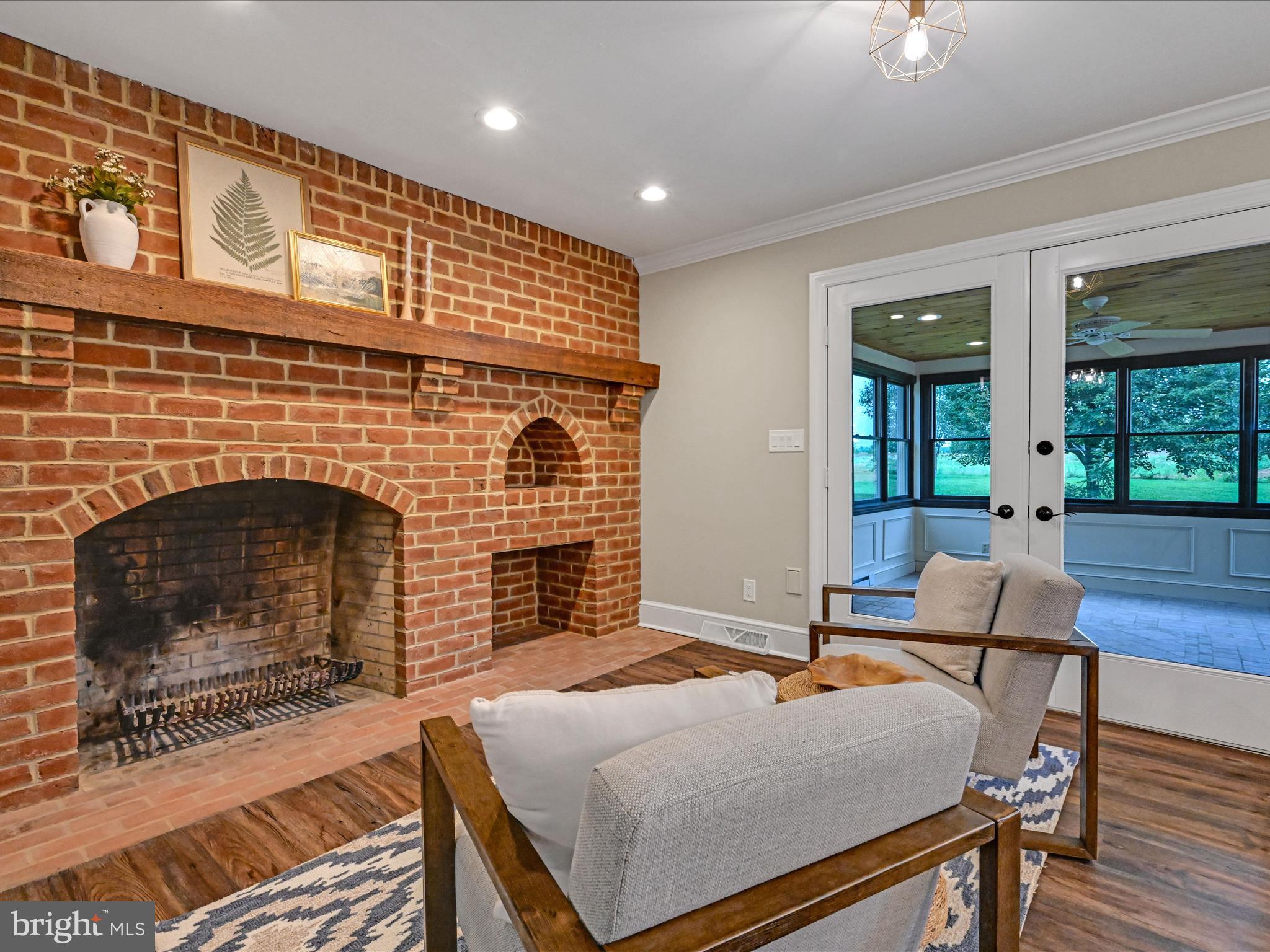 STONEHENGE - Residential