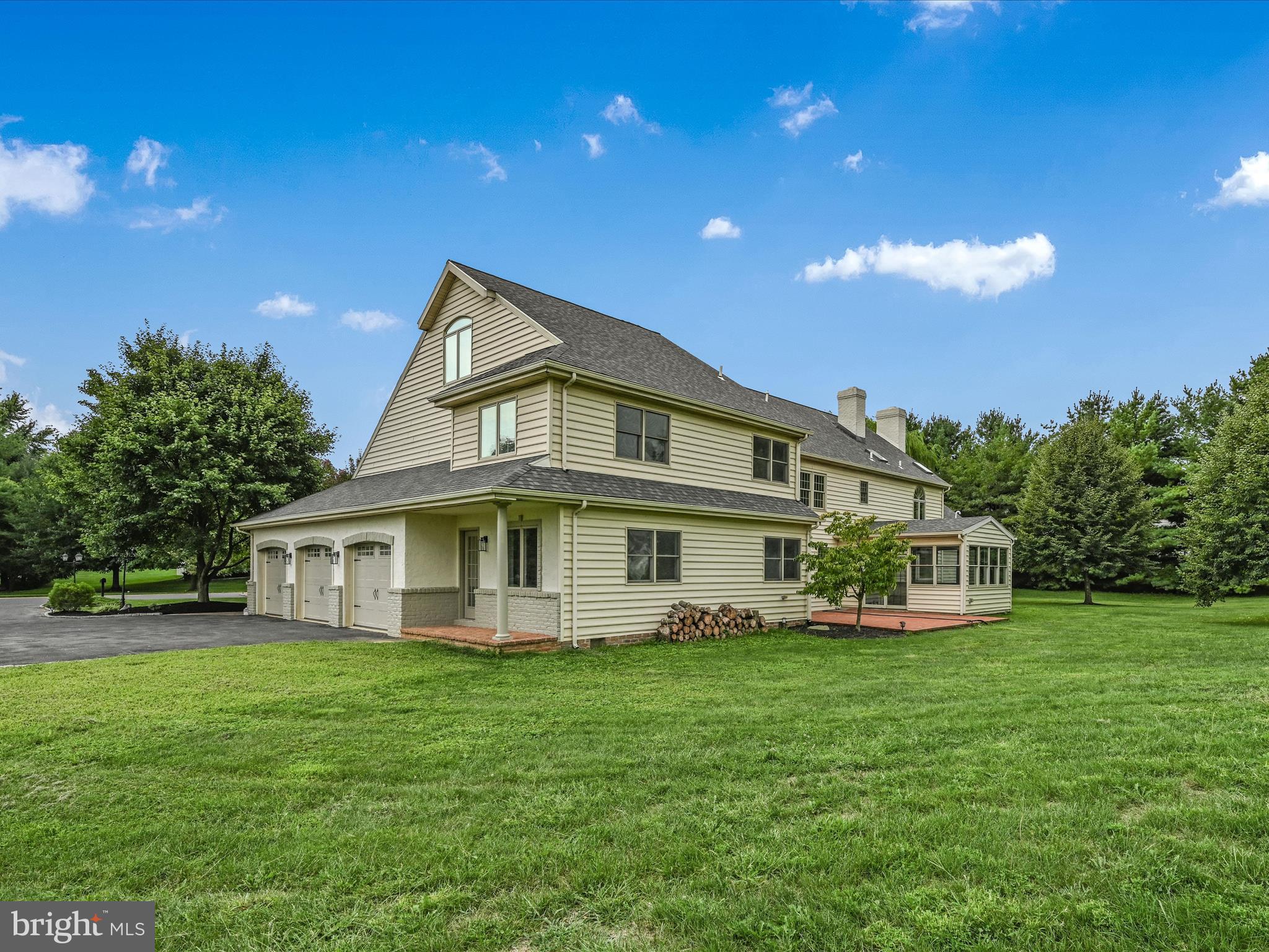 STONEHENGE - Residential