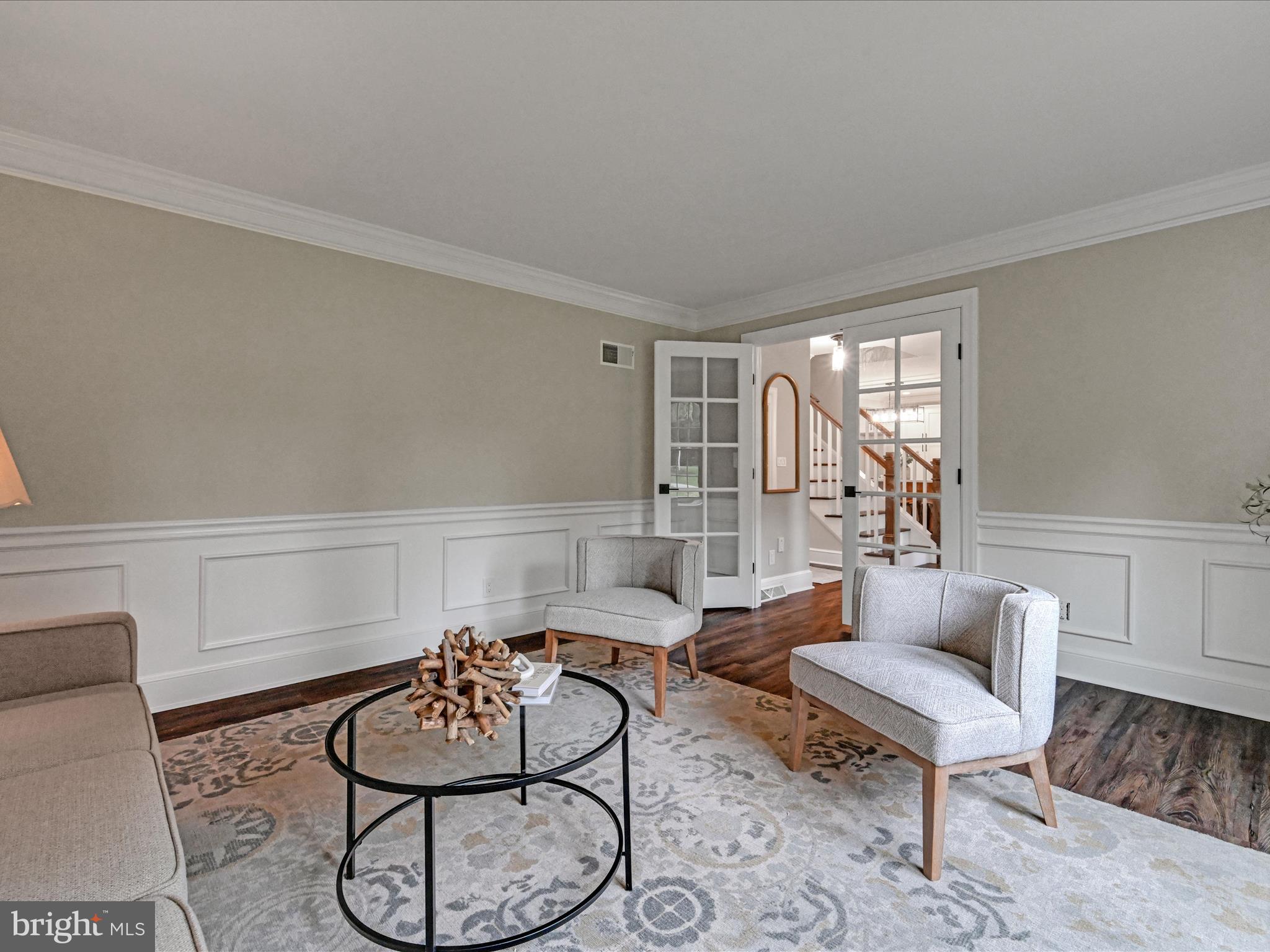 STONEHENGE - Residential