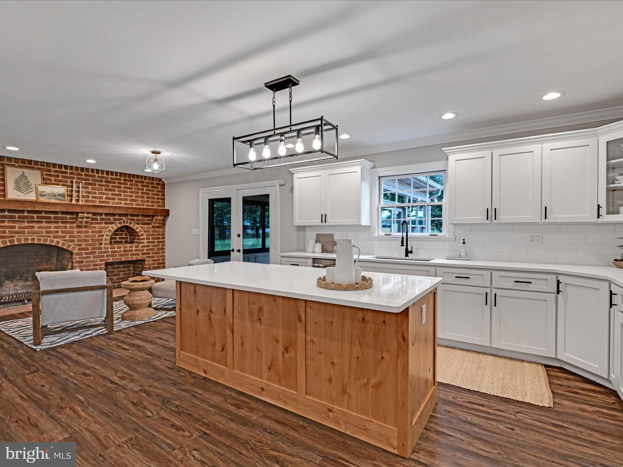 STONEHENGE - Residential