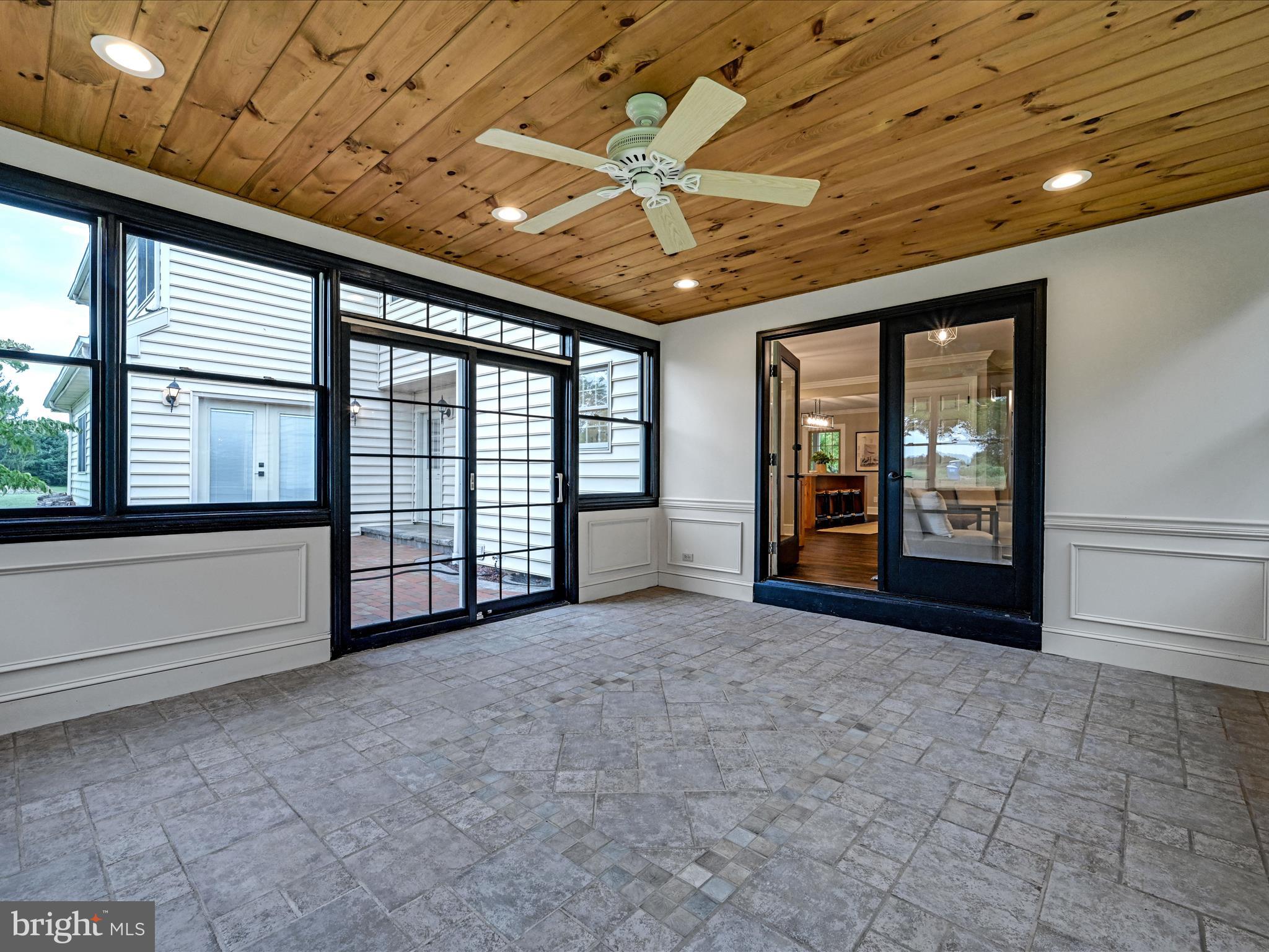 STONEHENGE - Residential