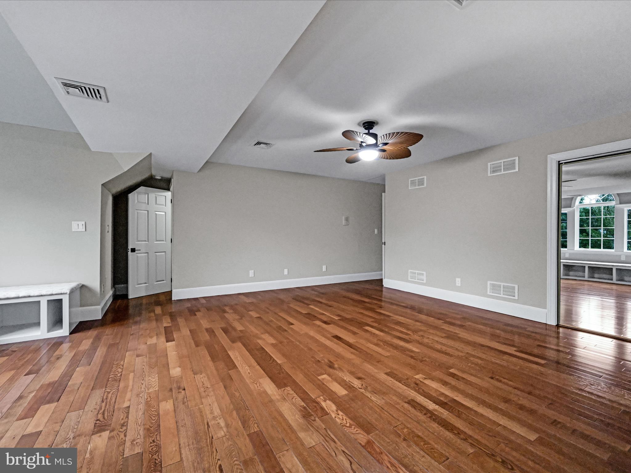 STONEHENGE - Residential