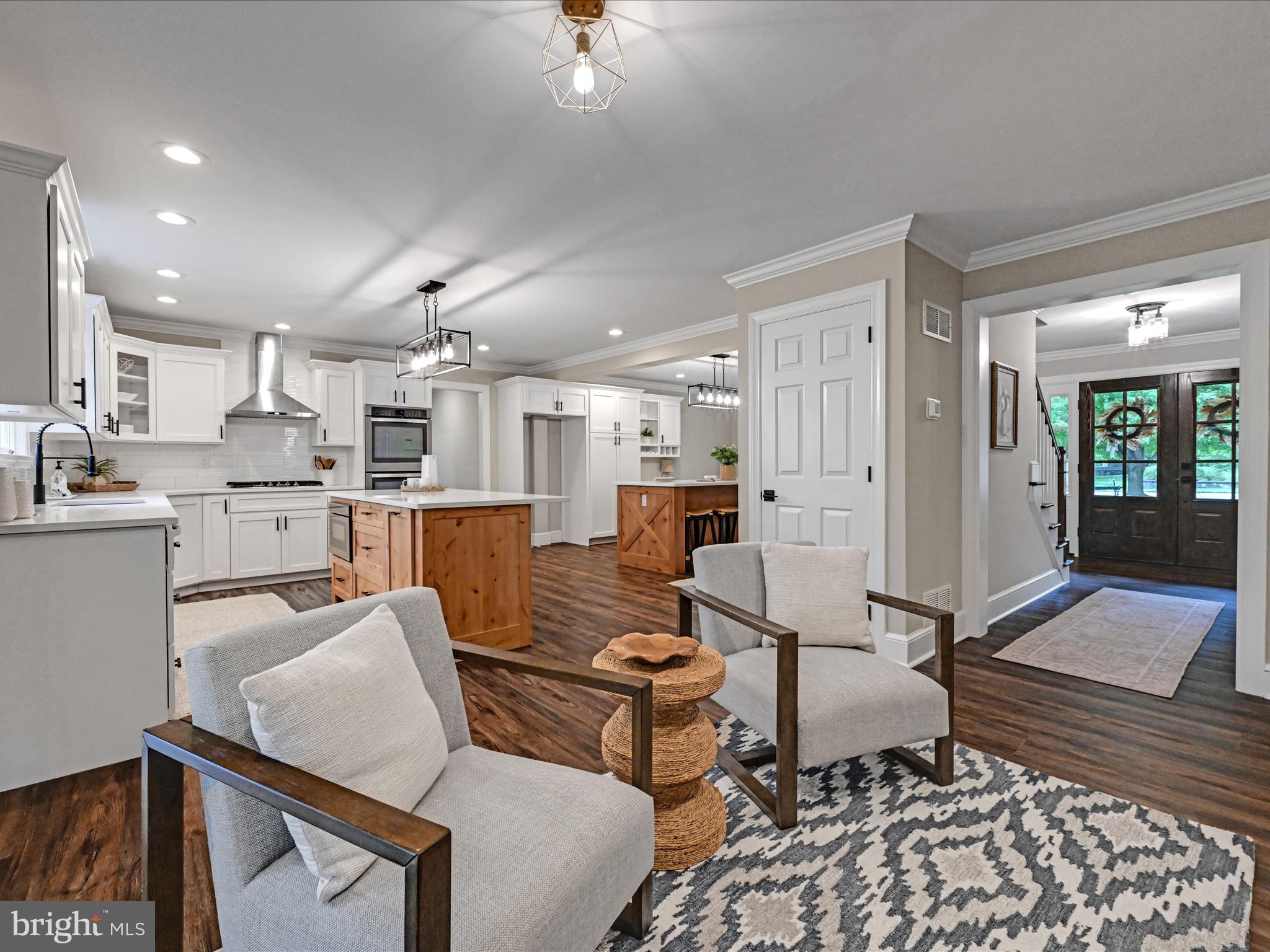 STONEHENGE - Residential