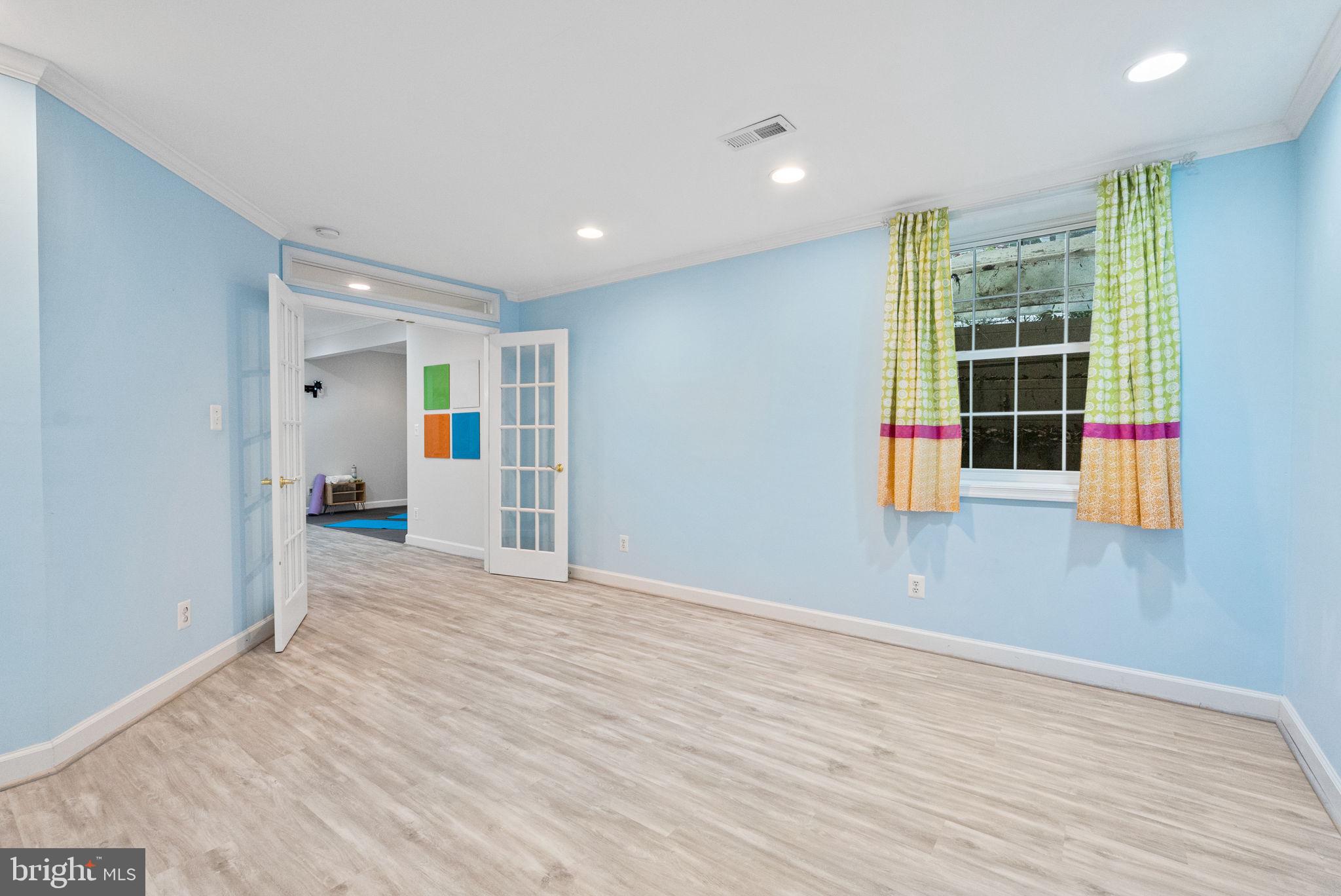 RESERVE AT MARTINS POINT - Residential