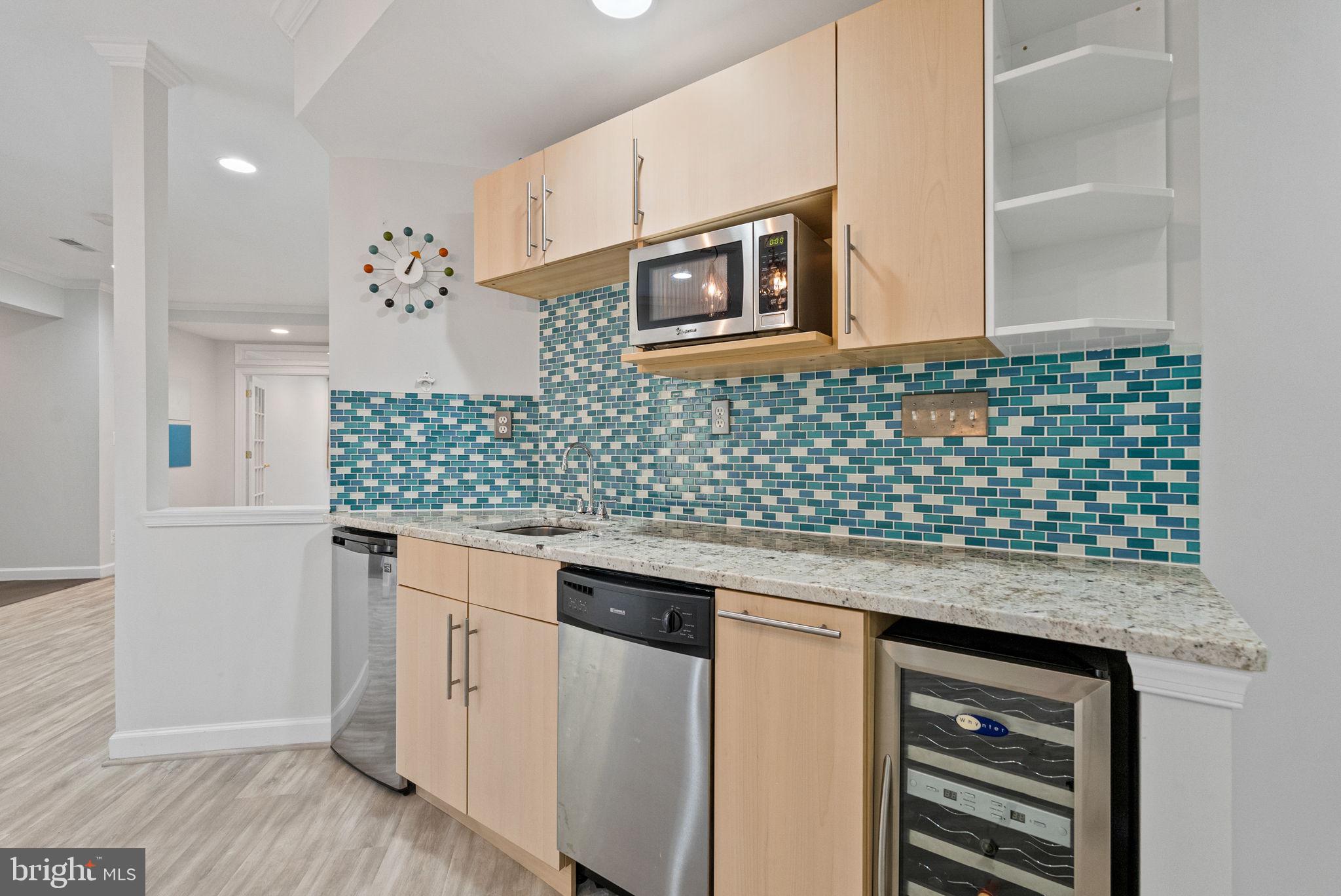 RESERVE AT MARTINS POINT - Residential