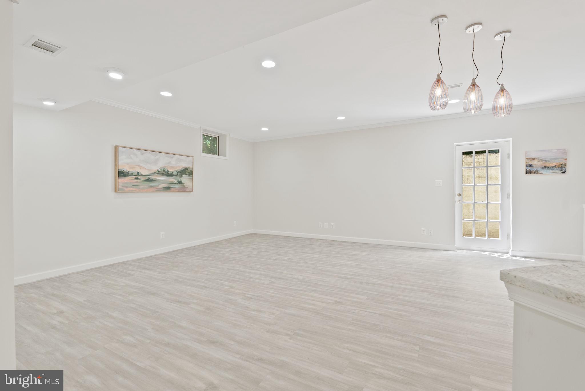 RESERVE AT MARTINS POINT - Residential