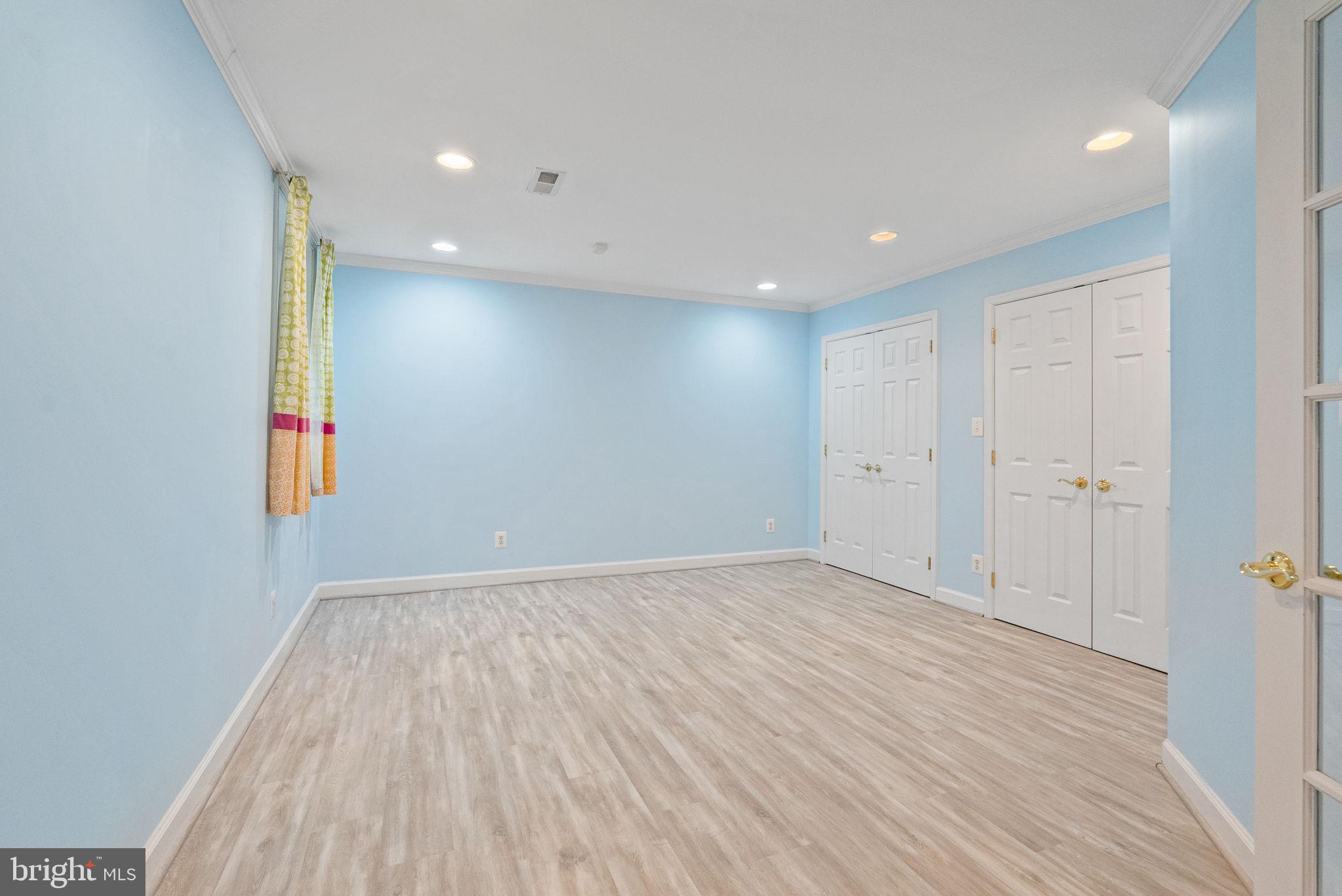 RESERVE AT MARTINS POINT - Residential