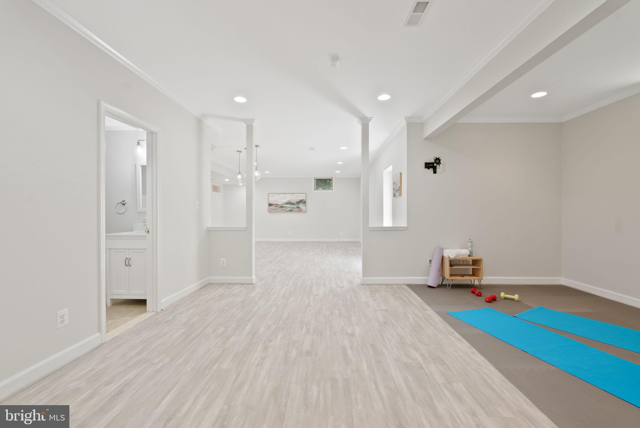 RESERVE AT MARTINS POINT - Residential