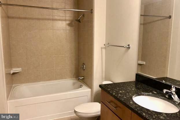 FLEET STREET CONDOMINIUMS - Residential Lease