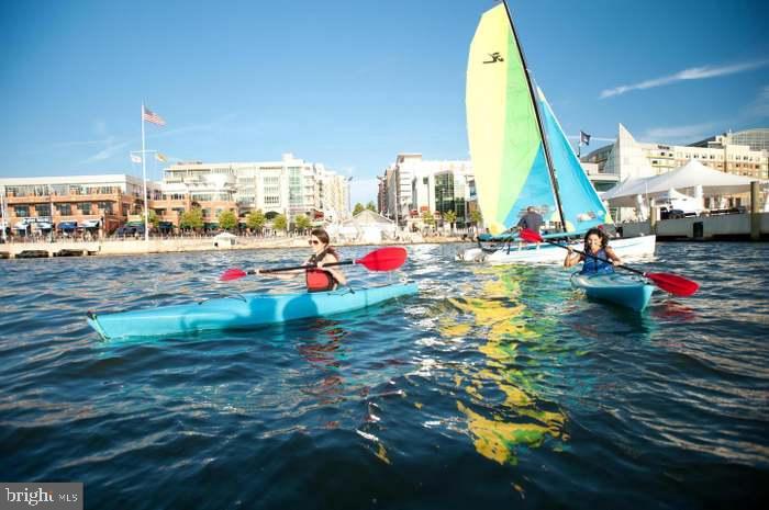 FLEET STREET CONDOMINIUMS - Residential Lease