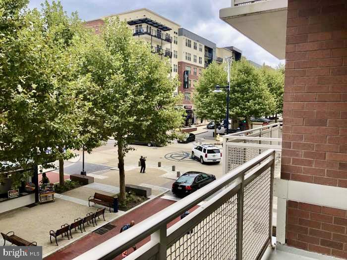 FLEET STREET CONDOMINIUMS - Residential Lease