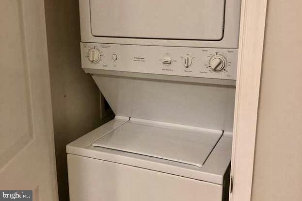 FLEET STREET CONDOMINIUMS - Residential Lease